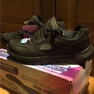 Womens Skechers Walking Shoes.  NEW